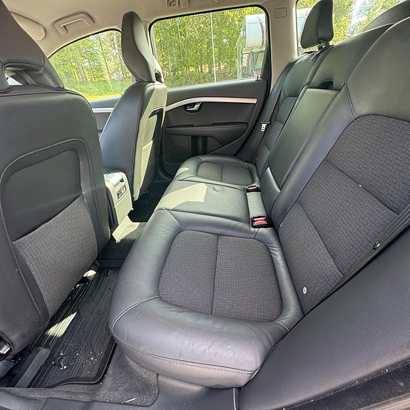 Volvo V70 10 of 12