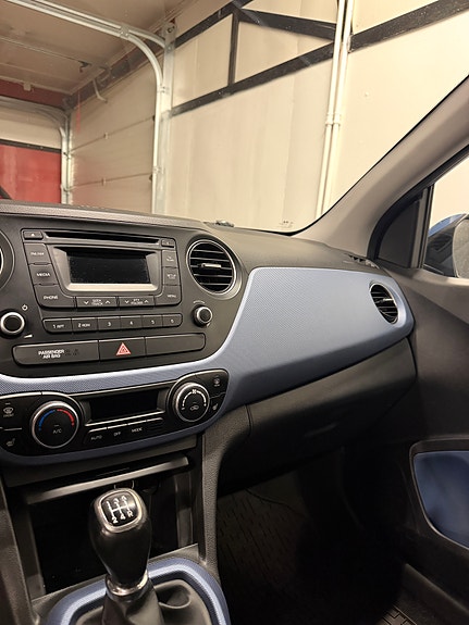Hyundai i10 8 of 12