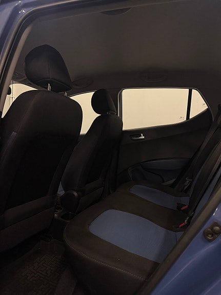 Hyundai i10 11 of 12