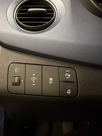 Hyundai i10 7 of 12