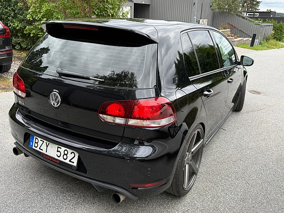 Volkswagen Golf VI 3 of 11