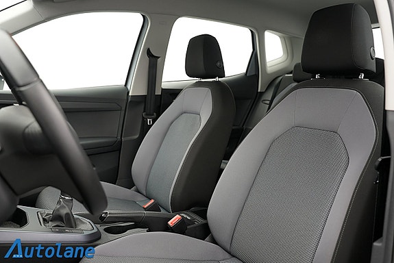Seat Arona 17 of 28