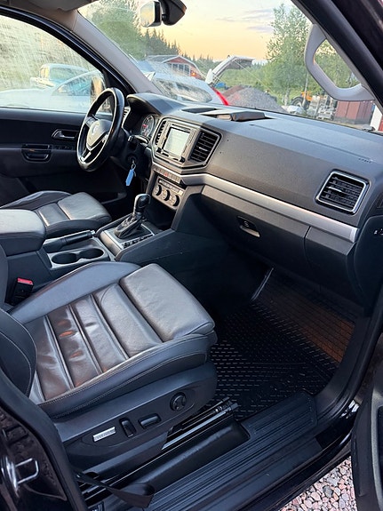 Volkswagen Amarok 16 of 18