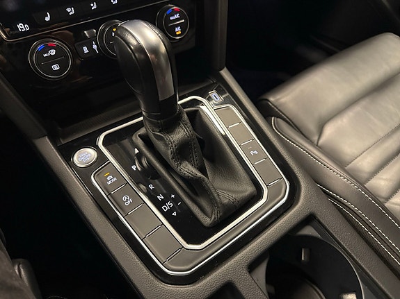 Volkswagen Passat 23 of 25