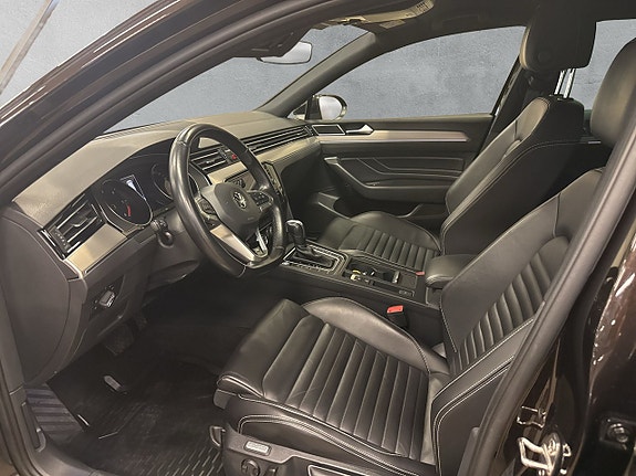 Volkswagen Passat 11 of 25
