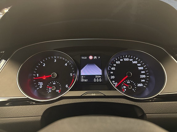 Volkswagen Passat 15 of 25
