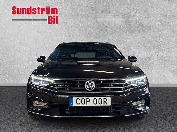 Volkswagen Passat 8 of 25