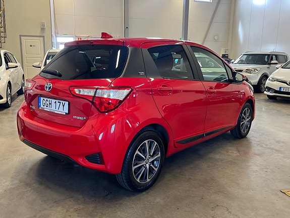 Toyota Yaris 5 of 13