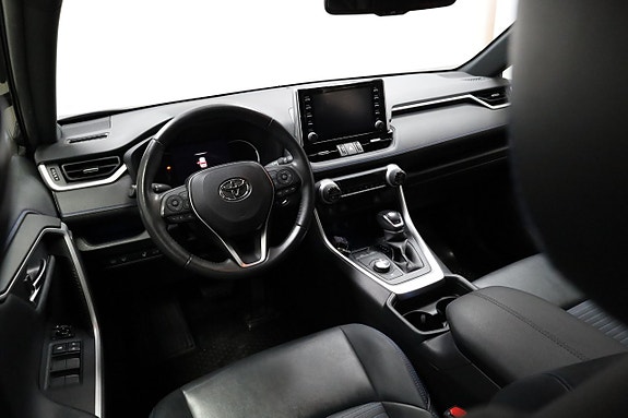 Toyota RAV4 3 of 25