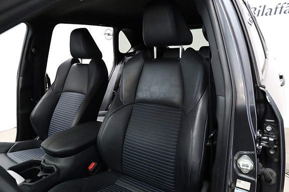 Toyota RAV4 14 of 25