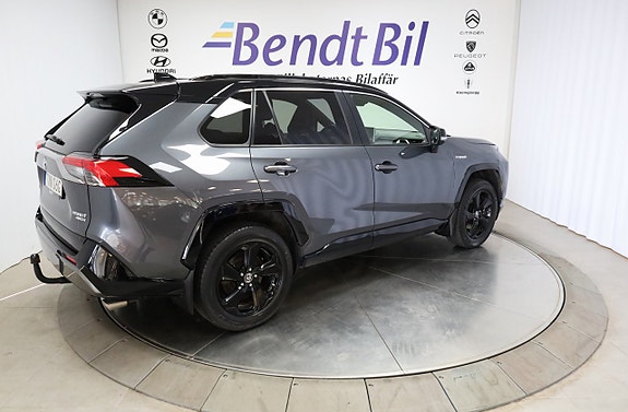 Toyota RAV4 12 of 25