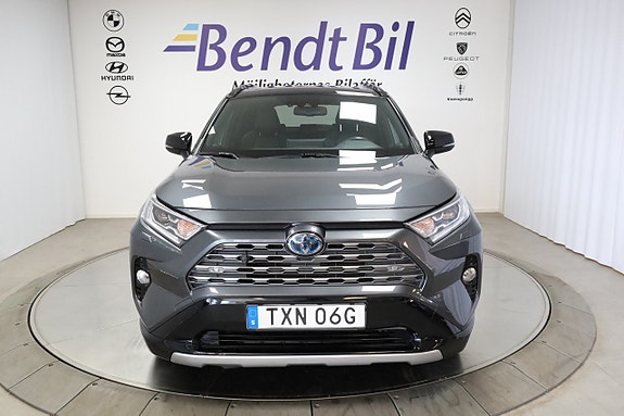 Toyota RAV4 2 of 25