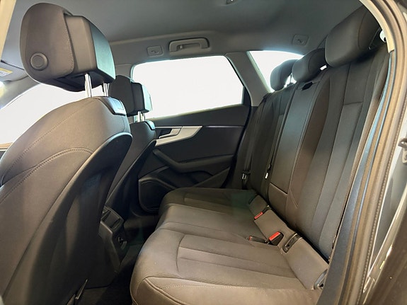 Audi A4 14 of 19