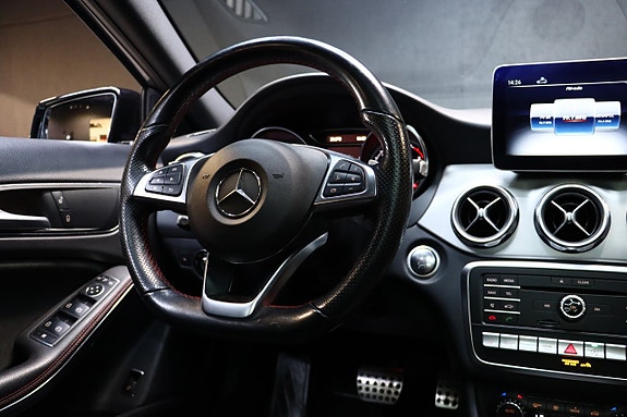 Mercedes-Benz GLA220 23 of 30