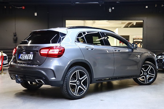 Mercedes-Benz GLA220 4 of 30