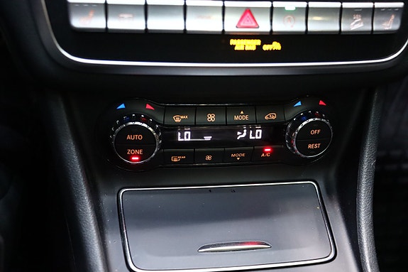 Mercedes-Benz GLA220 28 of 30