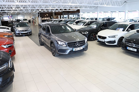 Mercedes-Benz GLA220 3 of 30