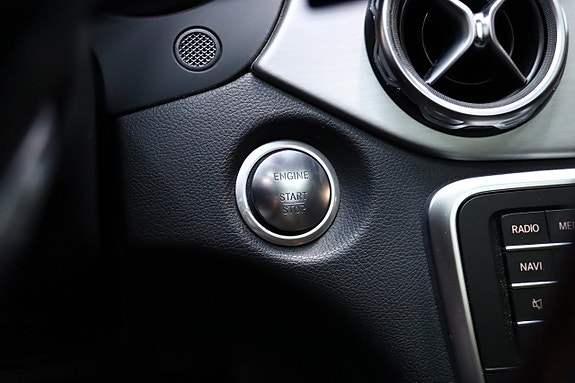 Mercedes-Benz GLA220 25 of 30