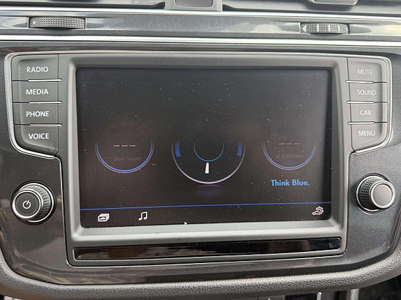 Volkswagen Tiguan 19 of 26