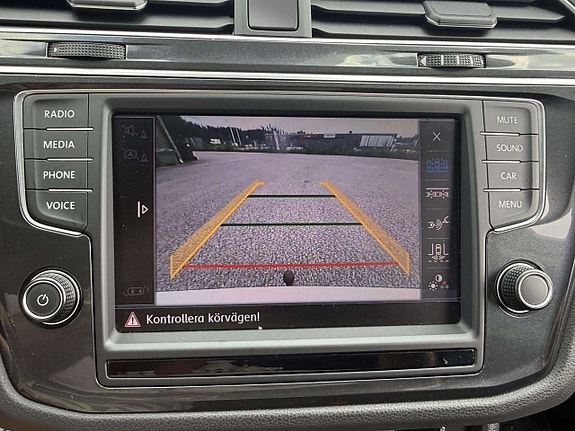 Volkswagen Tiguan 18 of 26