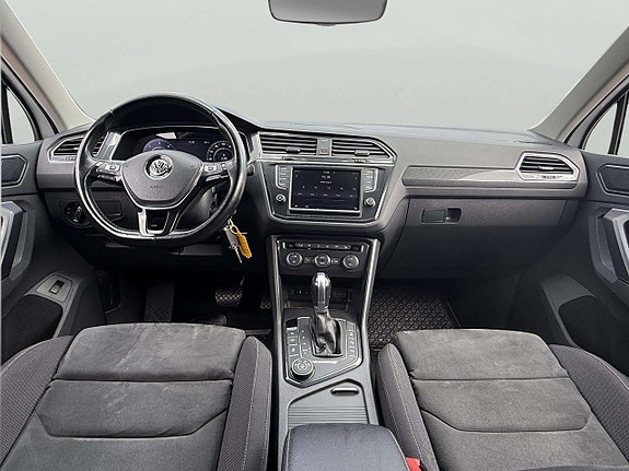 Volkswagen Tiguan 10 of 26