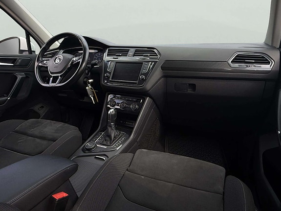 Volkswagen Tiguan 15 of 26