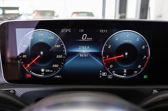 Mercedes-Benz CLA180 11 of 19