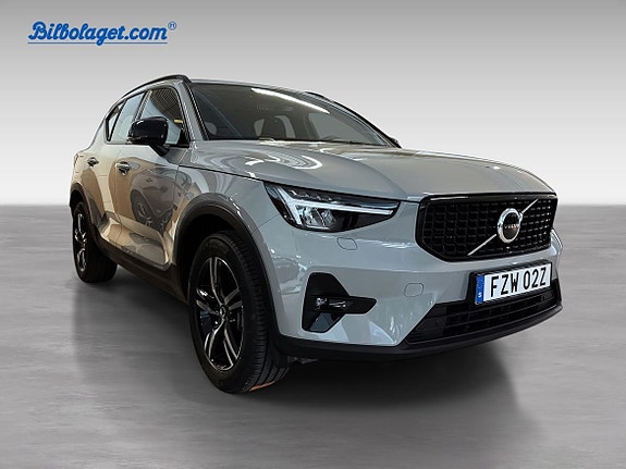 Volvo XC40 3 of 11