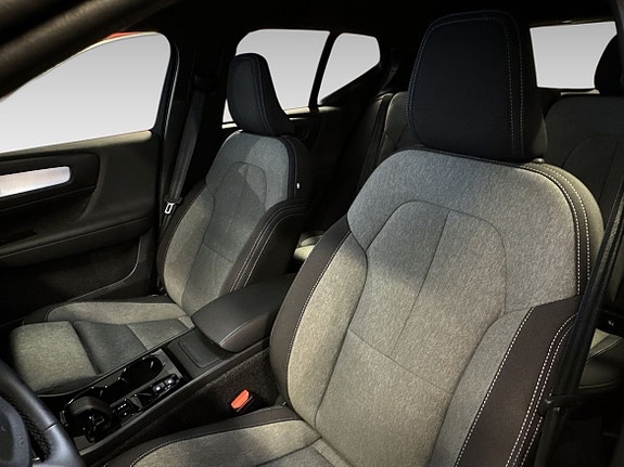 Volvo XC40 11 of 11