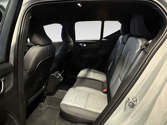 Volvo XC40 10 of 11