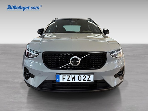 Volvo XC40 4 of 11