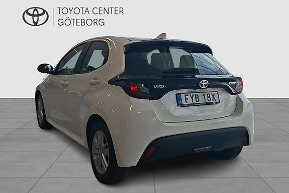 Toyota Yaris 3 of 13