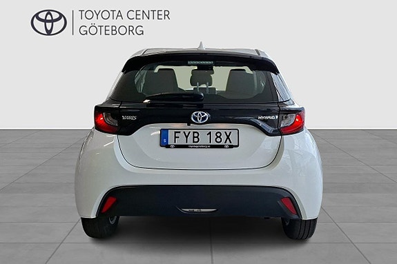 Toyota Yaris 5 of 13