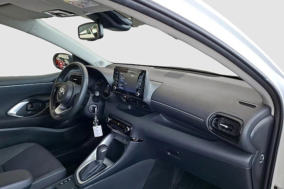 Toyota Yaris 8 of 13
