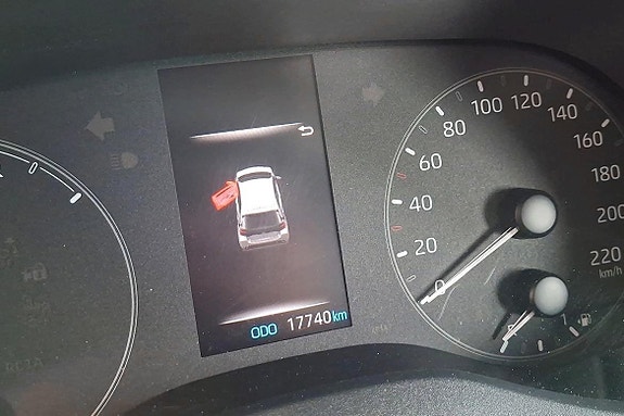 Toyota Yaris 13 of 13