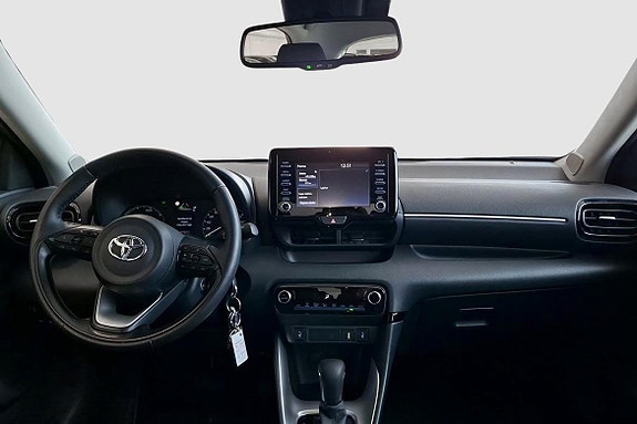 Toyota Yaris 10 of 13