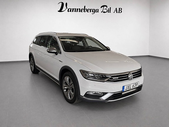 Volkswagen Passat Alltrack 3 of 7