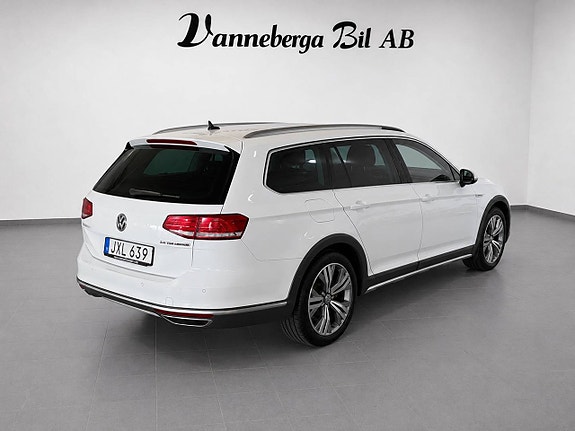 Volkswagen Passat Alltrack 5 of 7