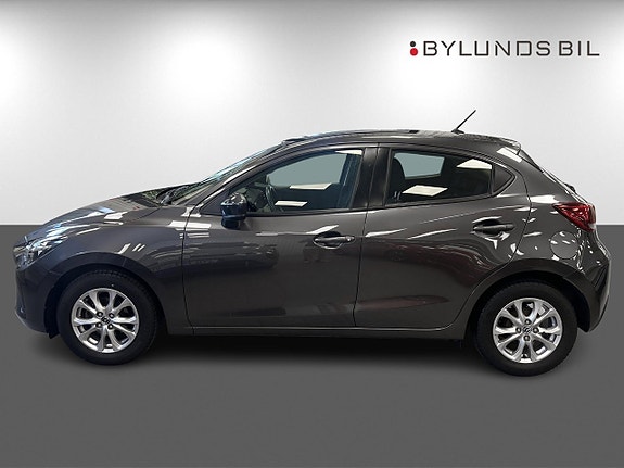 Mazda 2 4 of 15