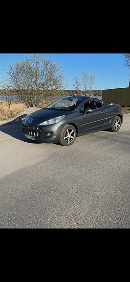 Peugeot 207 CC 2 of 3