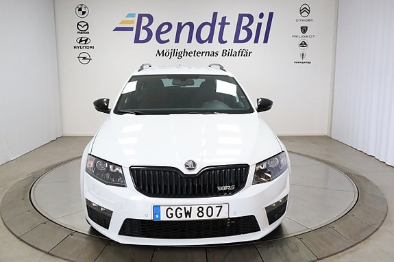 Skoda Octavia 2 of 23