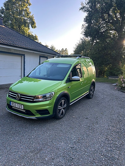 Volkswagen Caddy Alltrack 5 of 10