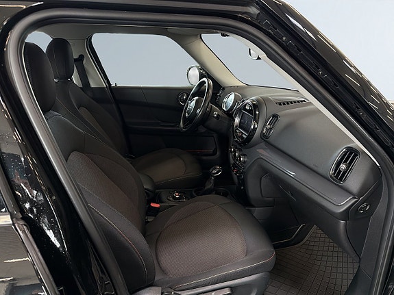 MINI Countryman Cooper 10 of 19