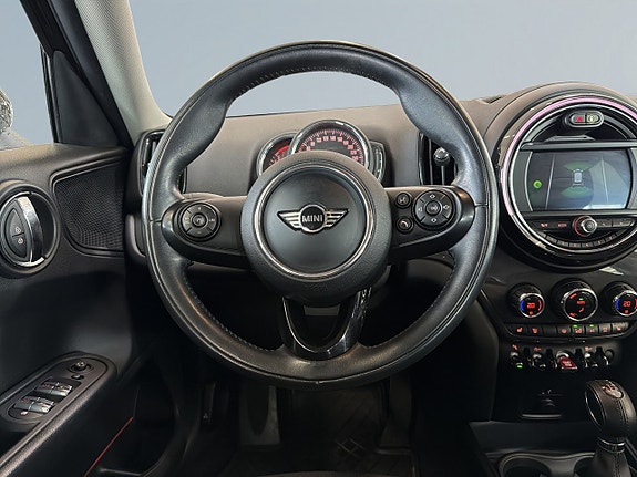 MINI Countryman Cooper 9 of 19