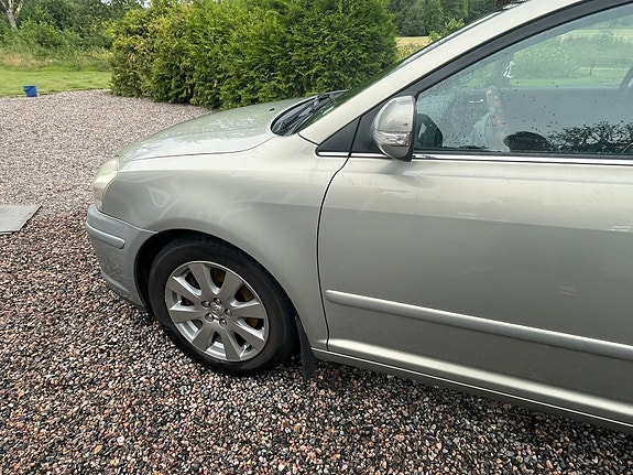 Toyota Avensis 7 of 8