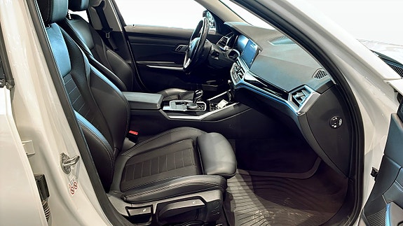 BMW 330e 3 of 9