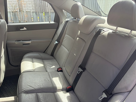 Volvo S40 4 of 13
