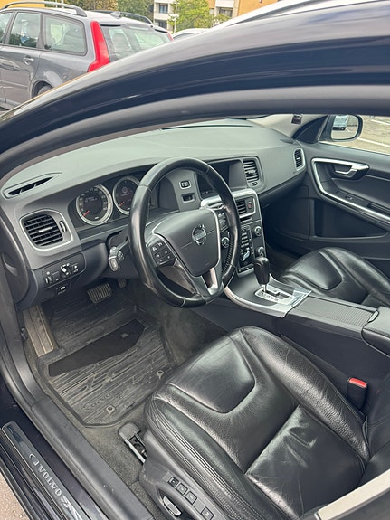 Volvo V60 8 of 11