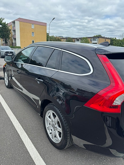 Volvo V60 5 of 11