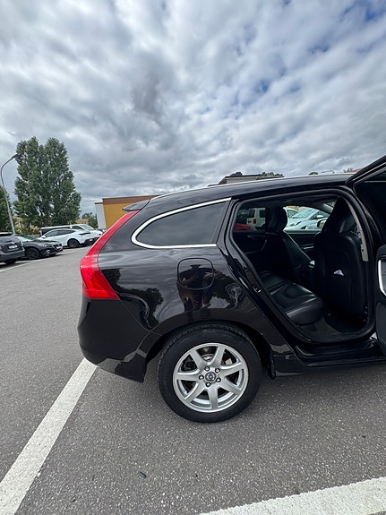 Volvo V60 3 of 11